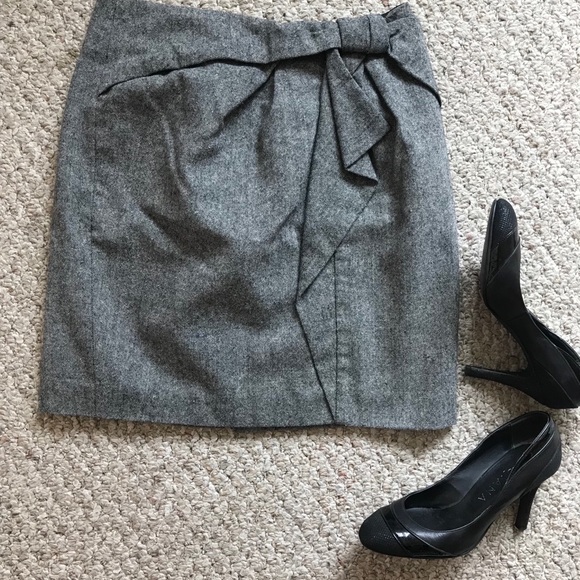 Banana Republic Dresses & Skirts - Banana Republic Tweed Pencil Skirt